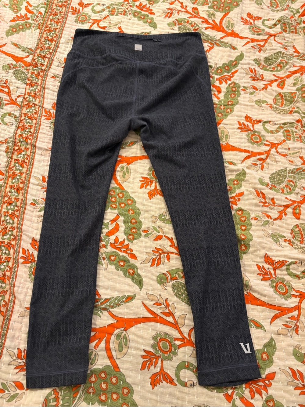 Vuori Women’s Pace Charcoal Patterned Leggings